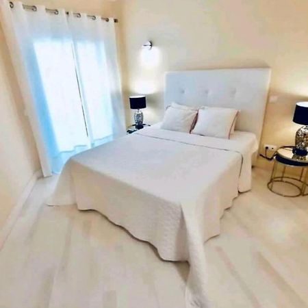 Beach & Sea Apt, Fast Wifi, Airco, Private Parking And Pool Portimao Exterior photo